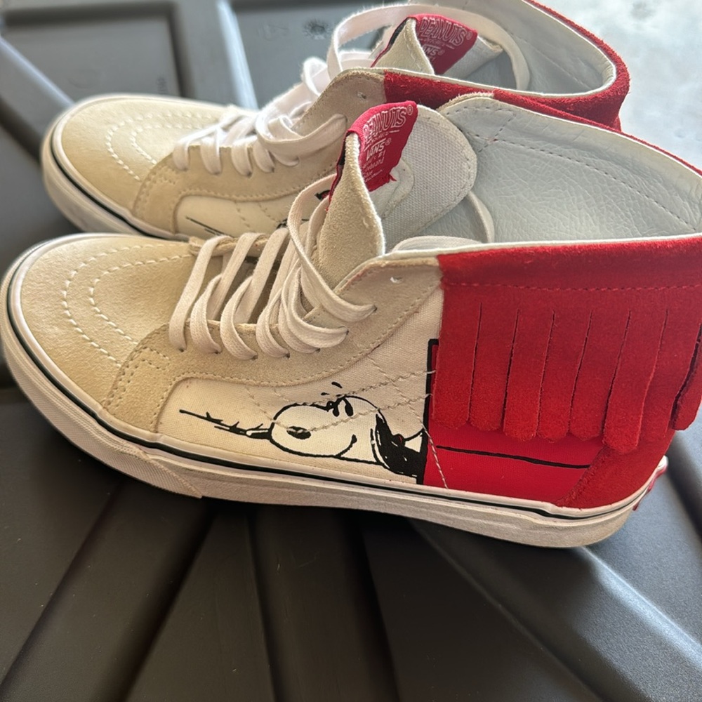 Brand new vintage peanuts high top vans men’s 5.5. Women’s 7
